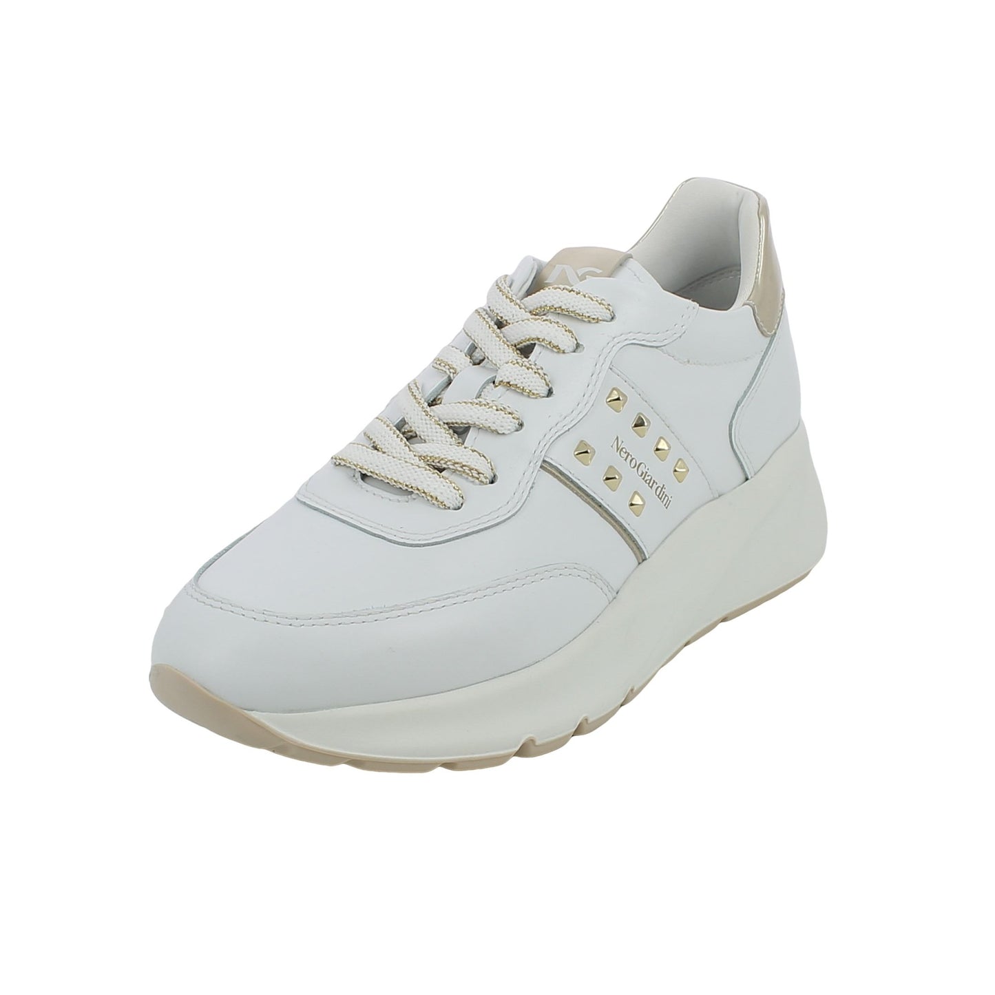 Sneaker NeroGiardini E409853D in pelle bianca con borchie e zeppa